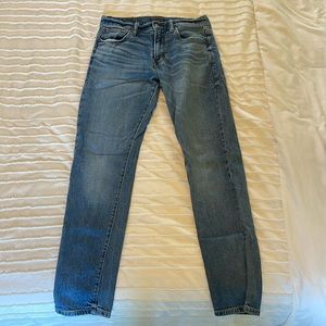 Slightly worn lucky brand blue jeans. Mens fit size 30/32 slim leg.